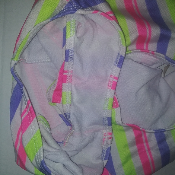 4/$25 Girls 1 piece Swimsuit Size 10 - Picture 3 of 6